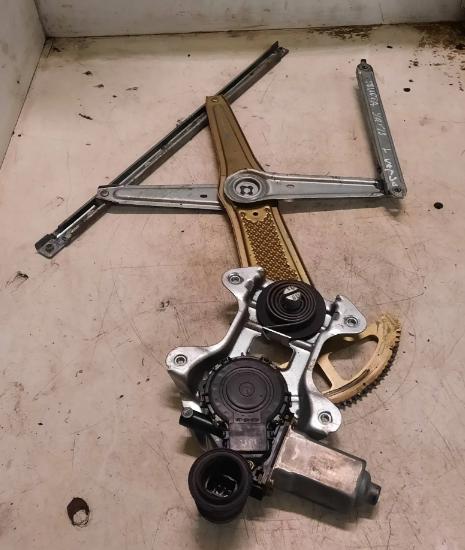 YARIS VERSO Mechanizmus okna ľavy predný  8572052040
