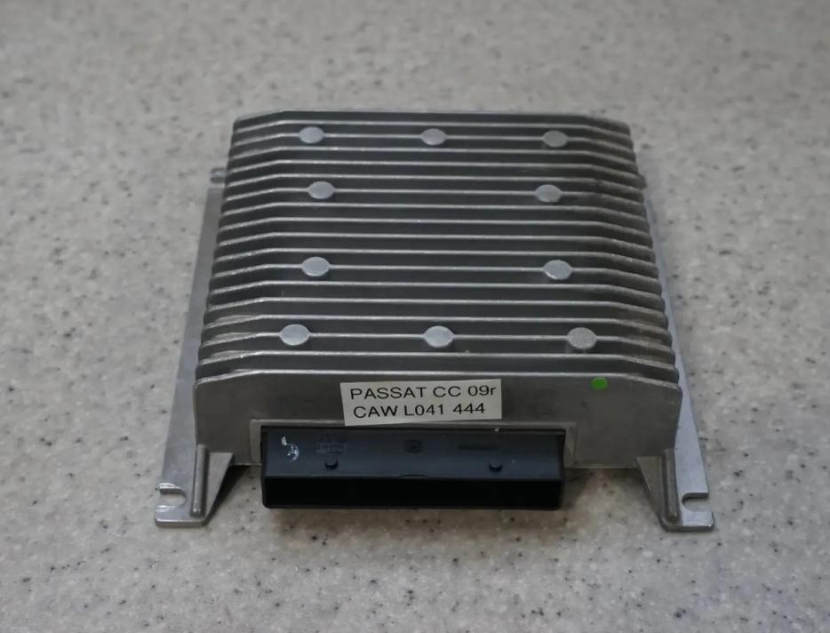 VW Passat CC Audi Skoda Rádio AUDIO ZOSILŇOVAČ BLAUPUNKT 5k0035456