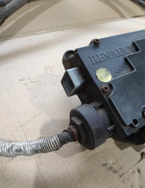 Renault Laguna III LIFT Brzda ručný 360100002N