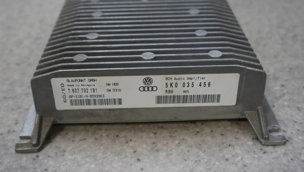 VW Passat CC Audi Skoda Rádio AUDIO ZOSILŇOVAČ BLAUPUNKT 5k0035456