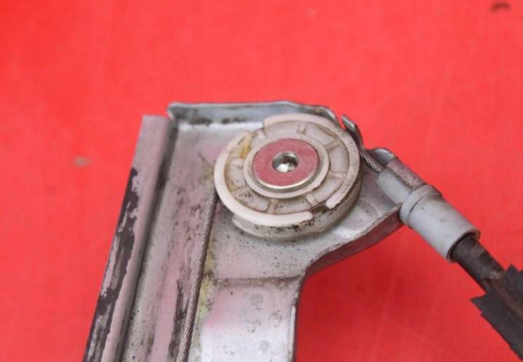 Mitsubishi Colt 2006 mechanizmus okna Okná: Predné Vľavo: 0130822206