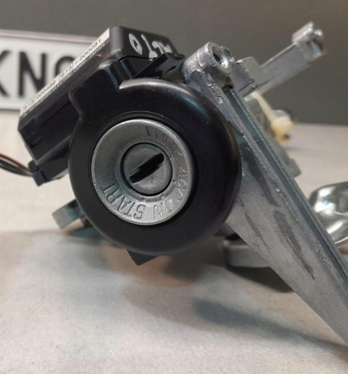 SUZUKI ALTO V 1.1  spínacia skrinka z kľúčom