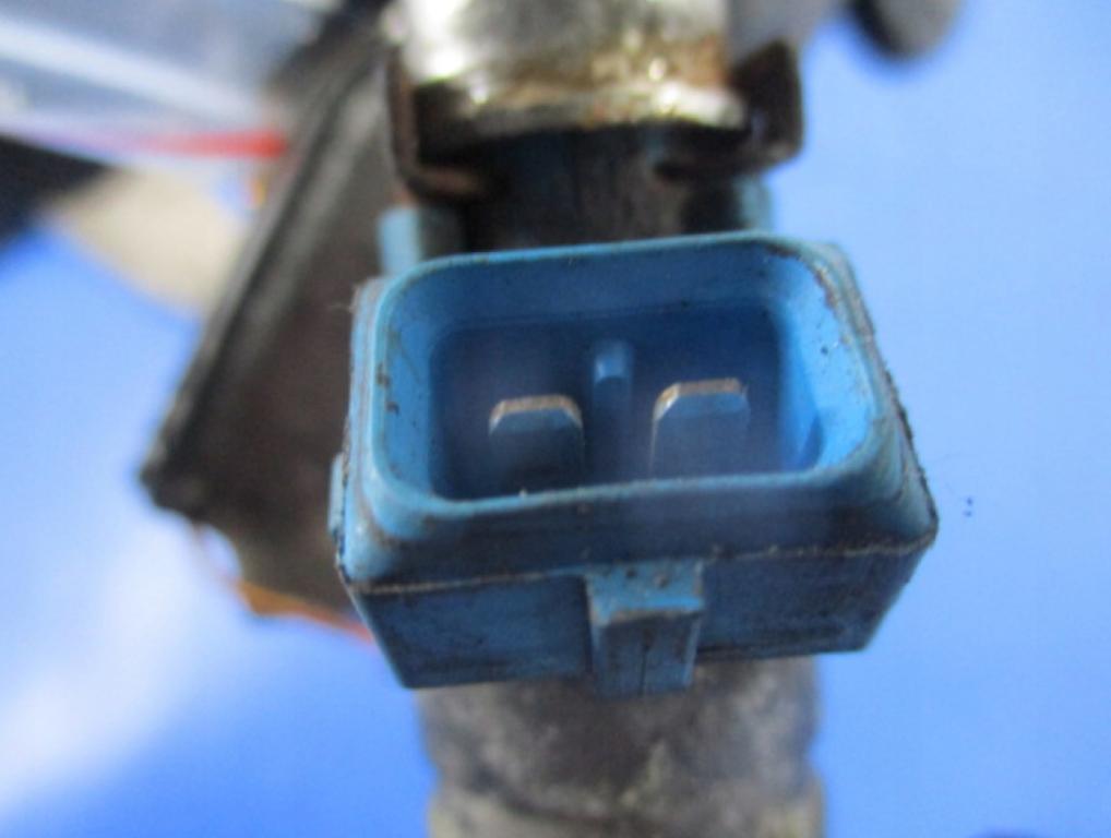 VW PASSAT B5 1.6 8V Vstrekovač 06B133317A 06B133551C