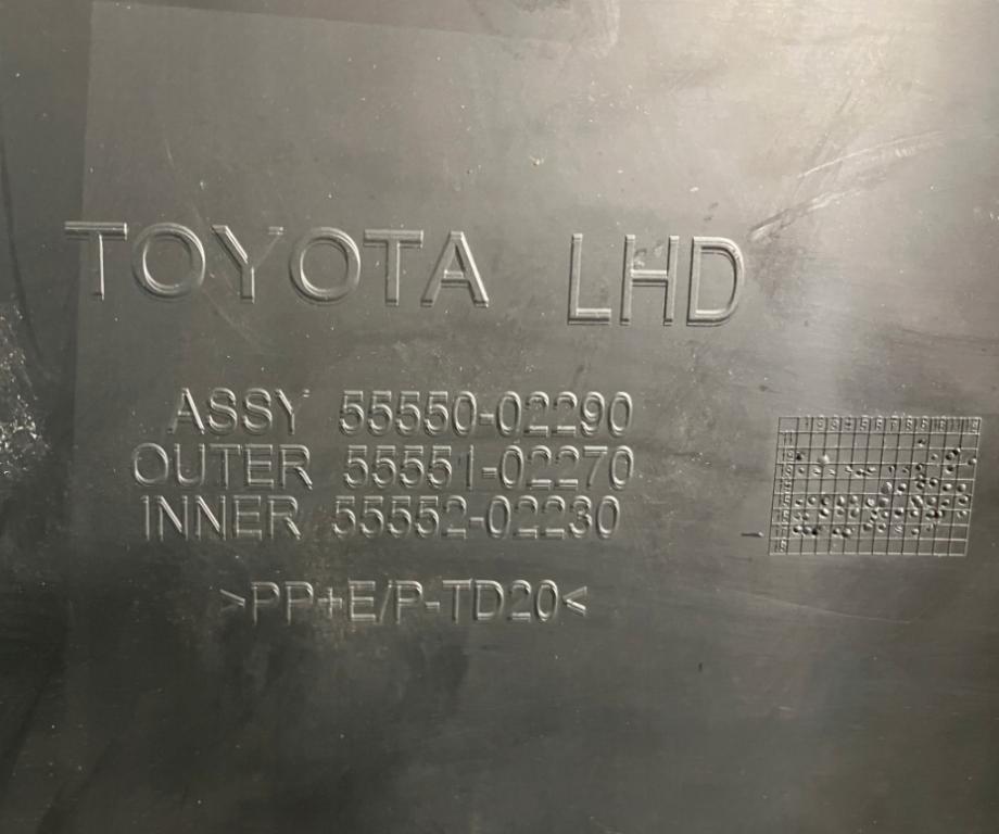 TOYOTA AURIS II Priehradka kastlík spolujazdca 55550-02290