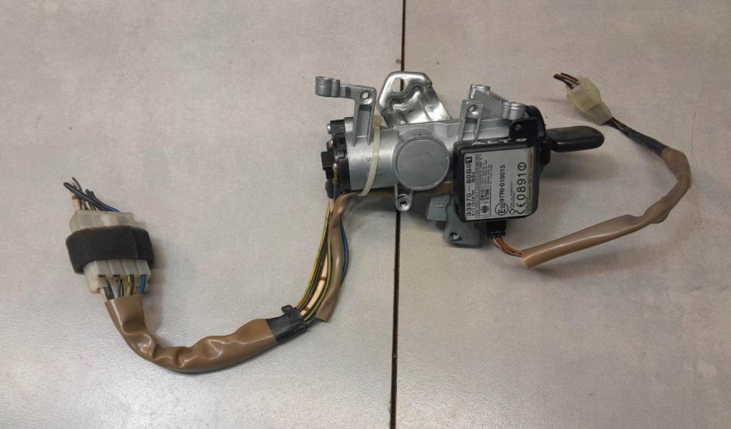 SUZUKI ALTO V 1.1  spínacia skrinka z kľúčom