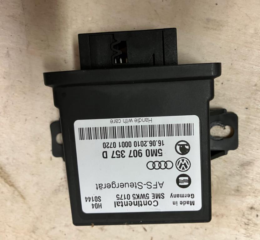 SEAT EXEO (3R2) SEDAN 2010 1798,00 Sterowniki świateł 1798,00 Riadiaca jednotka svetlá 5M0907357D