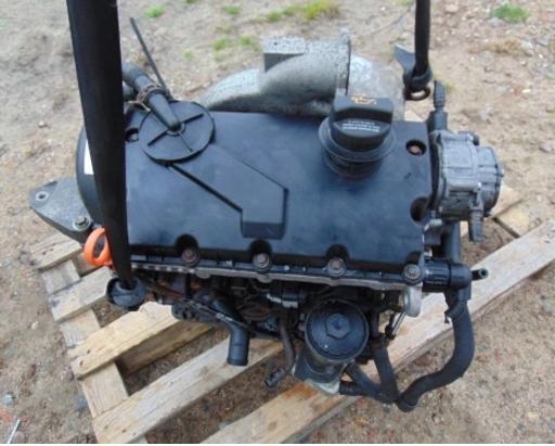  VW TRANSPORTER T5 1.9 TDI AXB HOLOMOTOR 