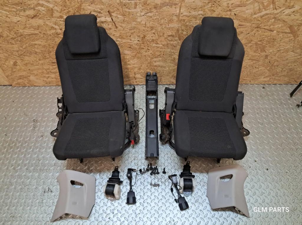 Peugeot 5008 I Zadné sedadlá v treťom rade, sada bezpečnostných pásov a praciek