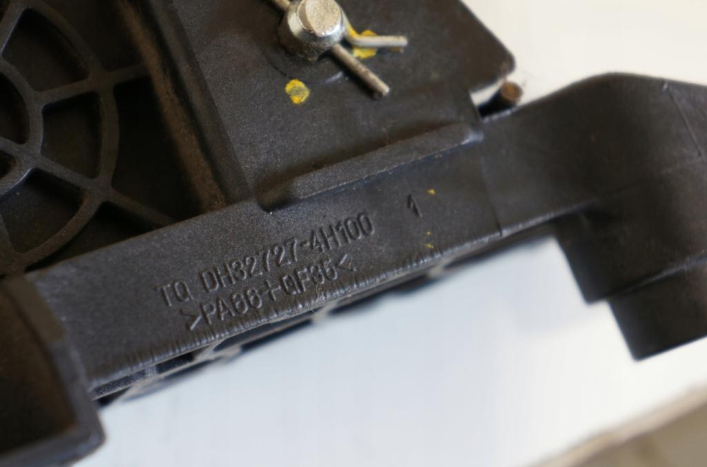 HYUNDAI H1 II    TQ 2.5 CRDI D4CB manual 5 stupňová 125 kW 170 km  Potenciometer plynového pedálu 327274H100/351904X600 (Ostatné)