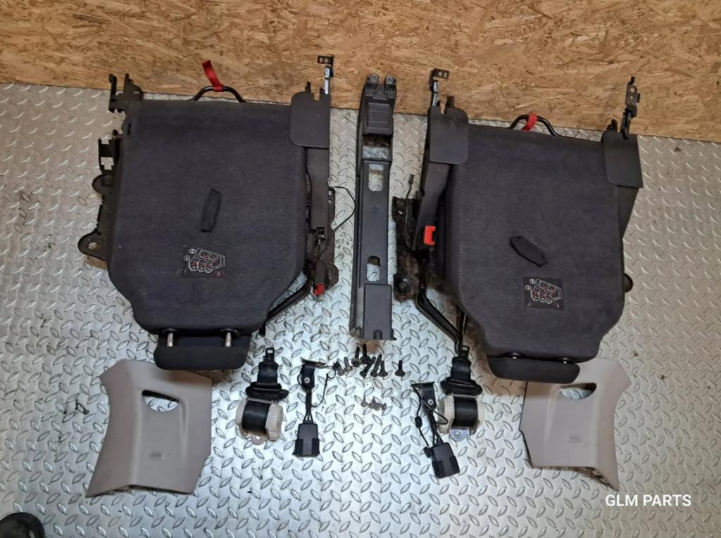 Peugeot 5008 I Zadné sedadlá v treťom rade, sada bezpečnostných pásov a praciek