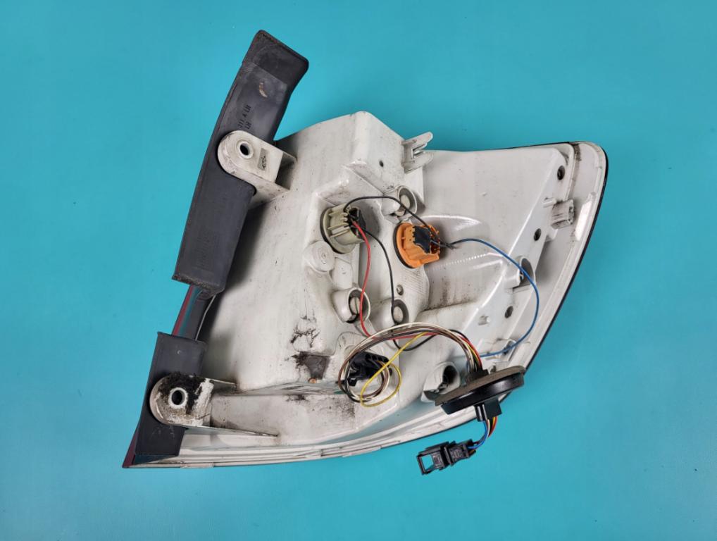 ŠKODA SUPERB II LIFT 14r ZADNÉ SVETLO ĽAVÉ  3T9945095A