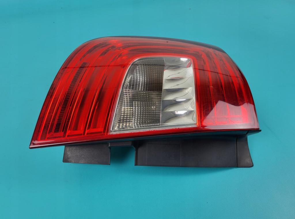 ŠKODA SUPERB II LIFT 14r ZADNÉ SVETLO ĽAVÉ  3T9945095A