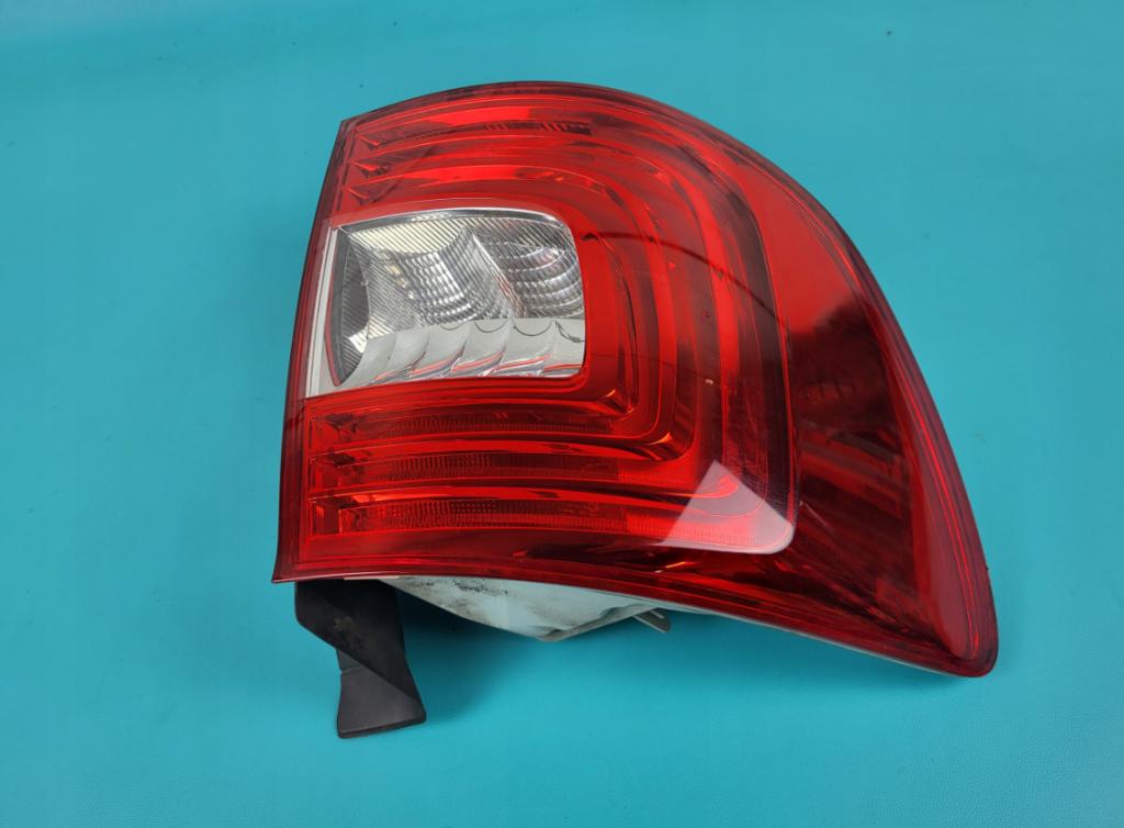 ŠKODA SUPERB II LIFT 14r ZADNÉ SVETLO ĽAVÉ  3T9945095A