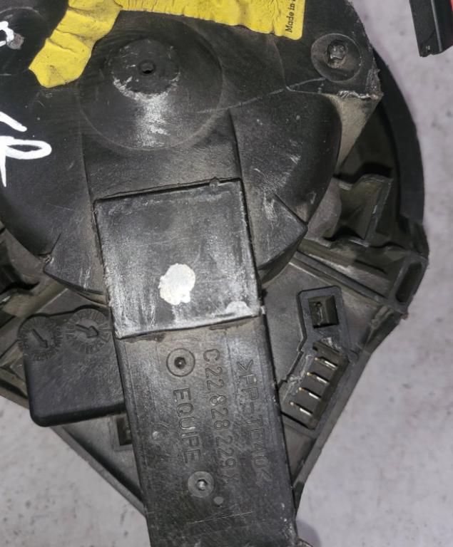 Land rover Range Rover II P38 1995-2002 2.5 DT 136 HP automatic 100 kW ventilátor vzduchu C22828229X