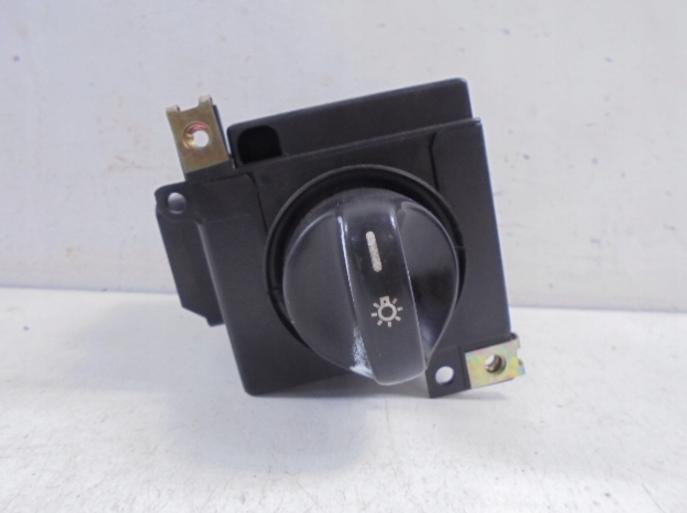 MERCEDES-BENZ KLASA A (W168) HB 2001 44,00 A 160 CDI (168.007) - OM 668.941 1689,00 prepínač svetlá 1685450104