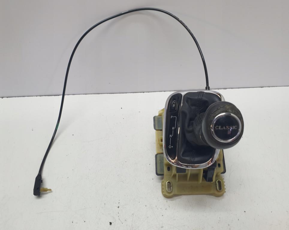 MERCEDES-BENZ W203 Kulisa 2032675524Q