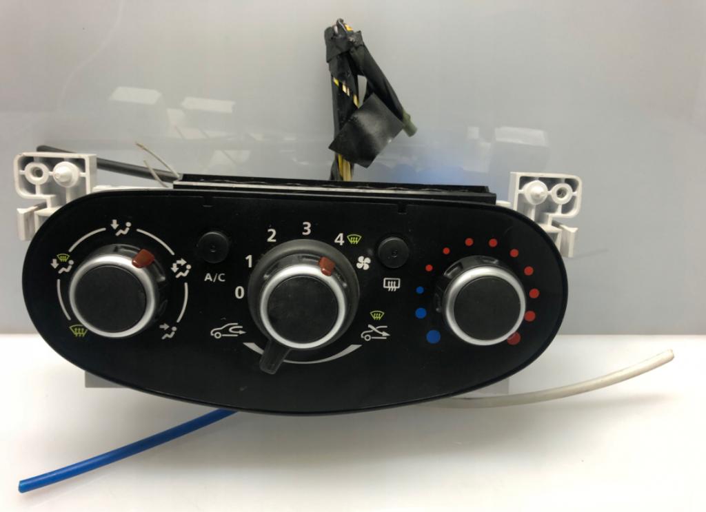 DACIA PANEL KLIMATIZÁCIE N112381J 