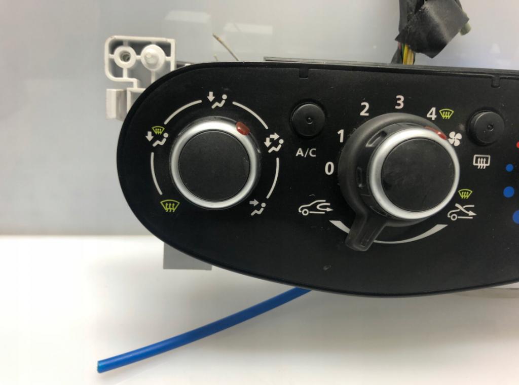 DACIA PANEL KLIMATIZÁCIE N112381J