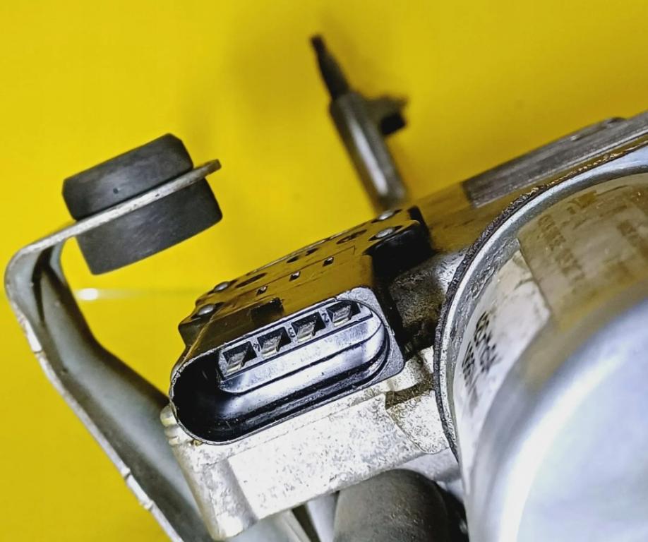 Volkswagen VW Tiguan Motorček stieračov predný s mechanizmom 5N1955023C 5N1955119