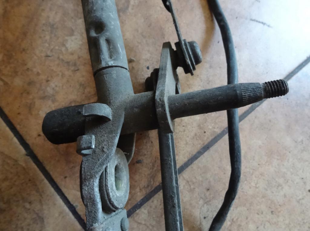 CITROEN XSARA  1,8 Mechanizmus stieračov predný