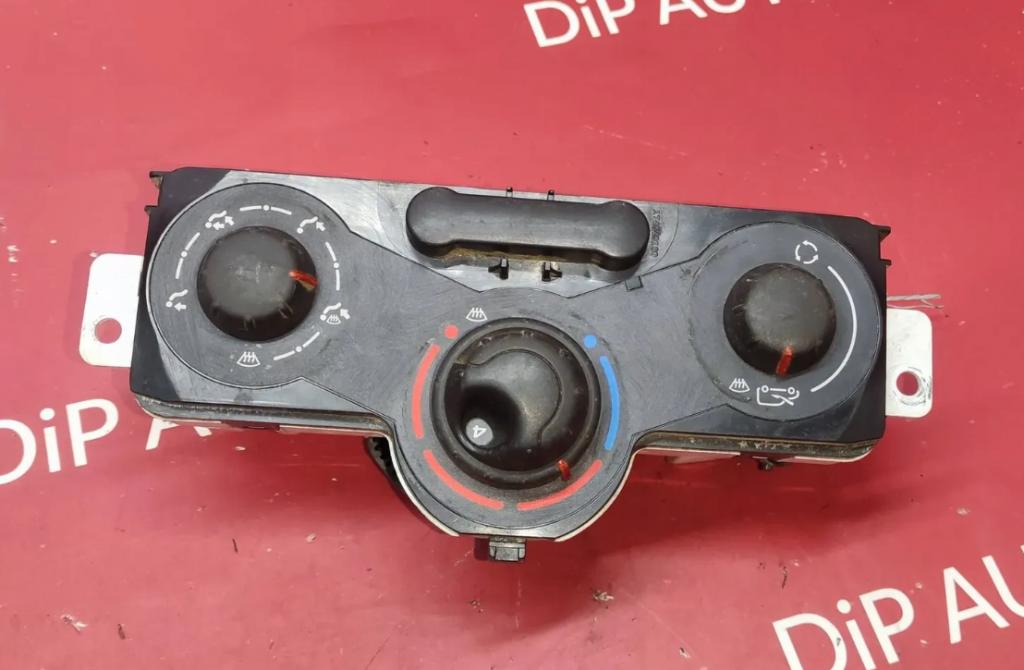 Renault Kangoo II  2009 Panel ovládania kúrenia 5F2140100