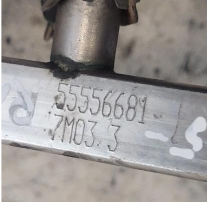 OPEL VECTRA C 2.0 T  lišta vstrekovacia 55556681 55559397   (Vstrekovacie lišty)