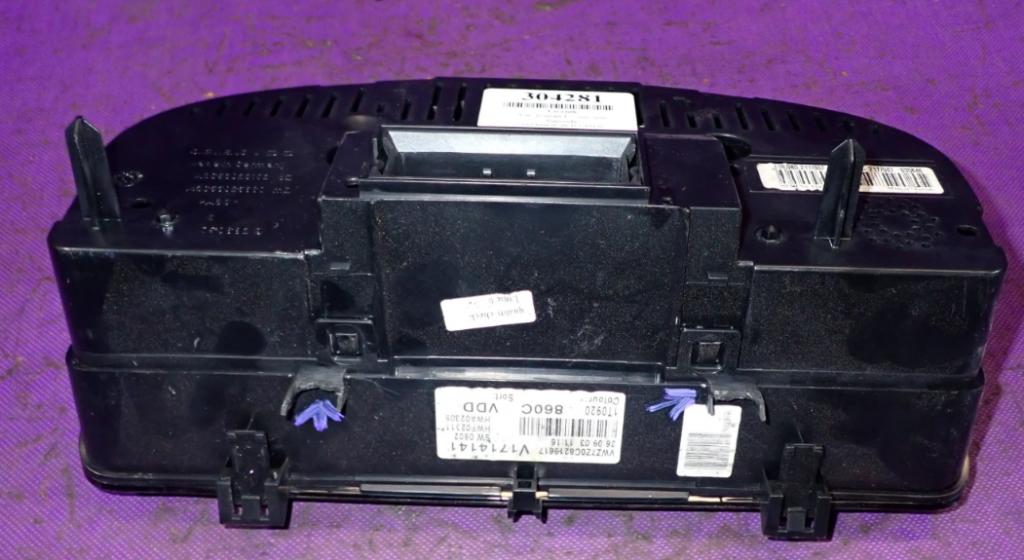 VW TOURAN (1T1, 1T2) 2003 - 2010  2.0 TDI 100 kW [136 KM]  Prístrojovka 1T0920860C