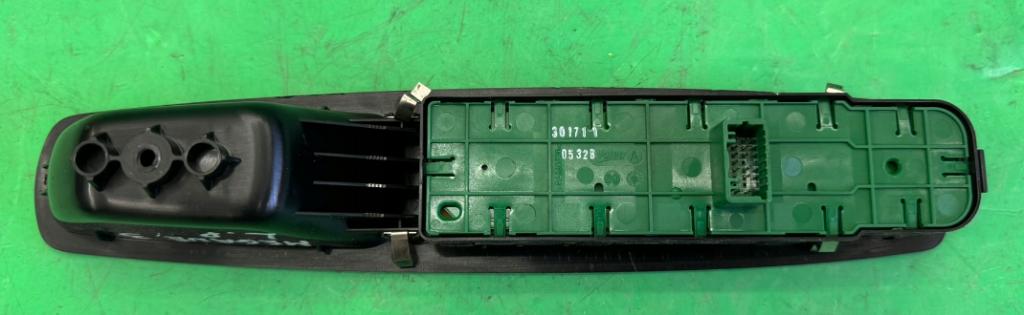 Renault Scenic III 09-16 prepínač okien a spätných zrkadiel 809610014R