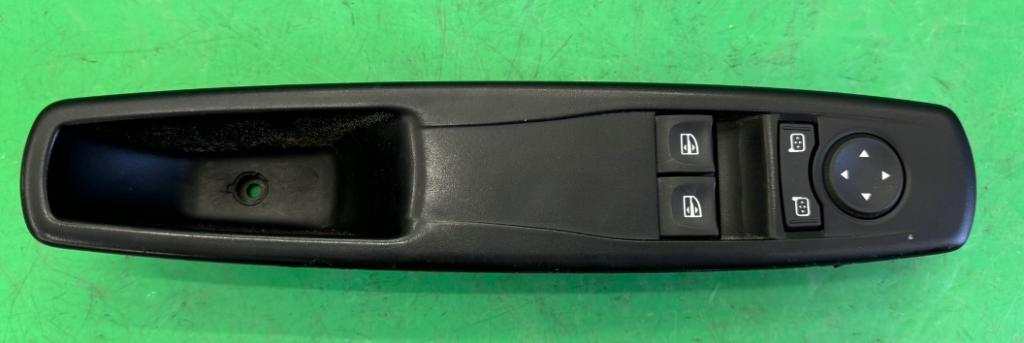 Renault Scenic III 09-16 prepínač okien a spätných zrkadiel 809610014R