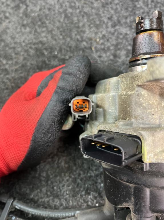 NISSAN MICRA II (K11) HB 1999 40,00 1.0 i 16V - CG10DE 998,00 Rozdeľovač zapaľovací 2210099B04