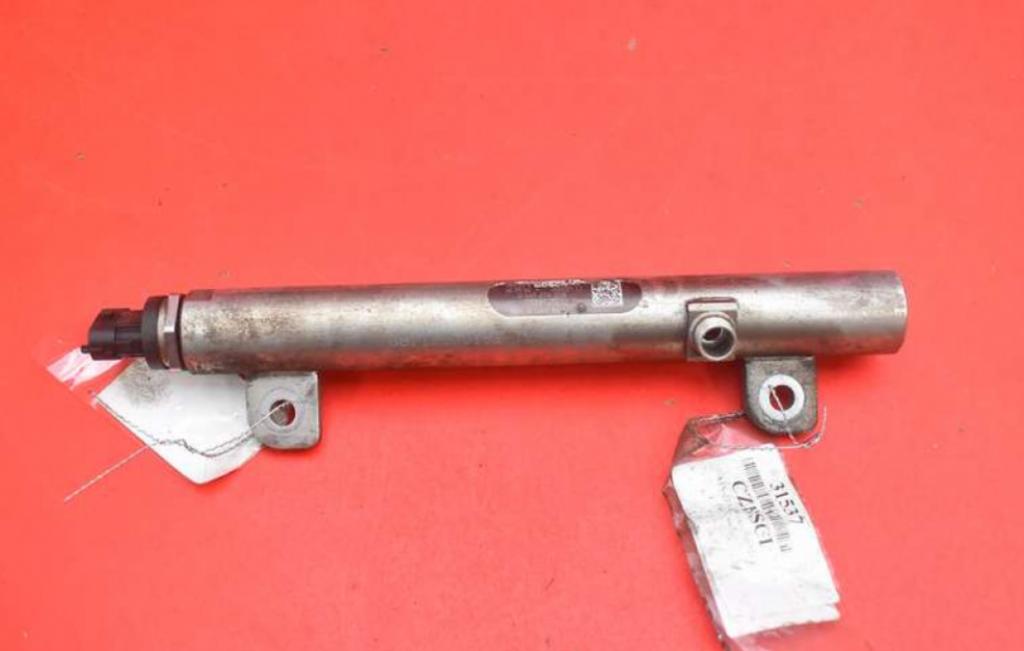 FIAT CROMA II 1.9 JTD 150 HP VSTREKOVACIA LIŠTA 939A2000 55197372 0445214058