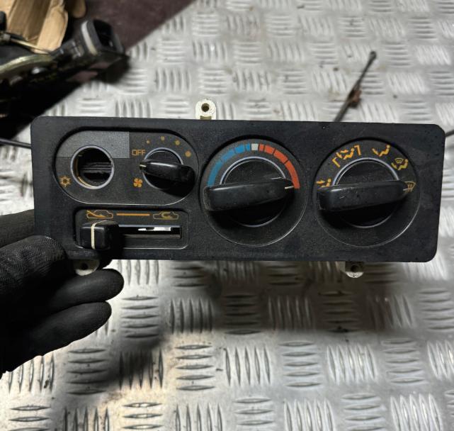  MITSUBISHI PAJERO II 2 91-99R. VZDUCHOVÝ PANEL 