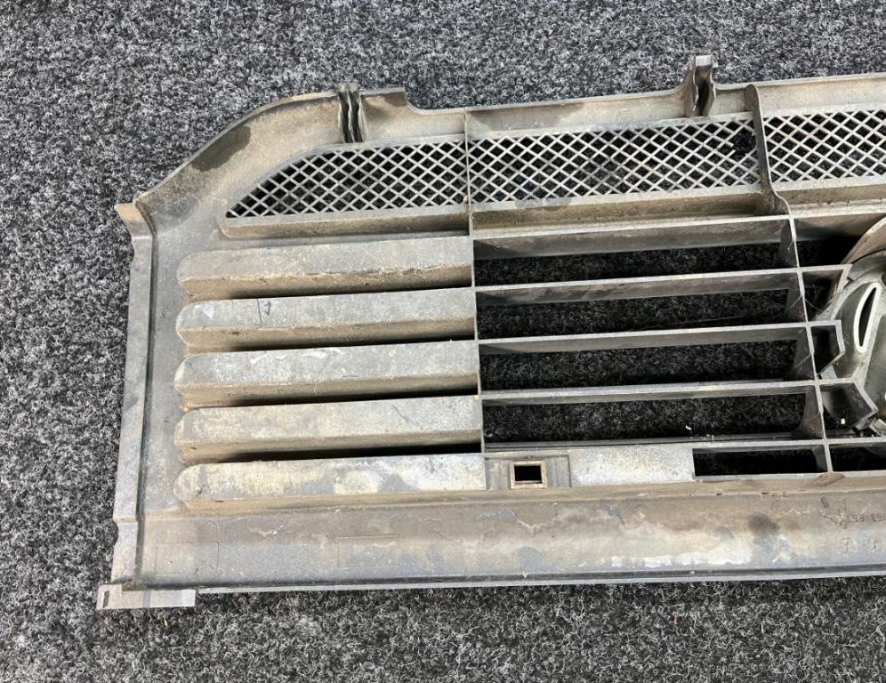 Volkswagen LT mriežka 281853653