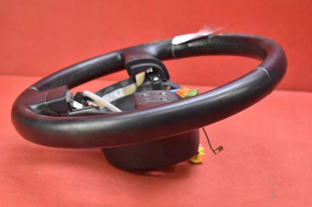 VW PASSAT B6 05-10 KOŽENÝ VOLANT MULTIFUNKČNÝ 3C0419091R