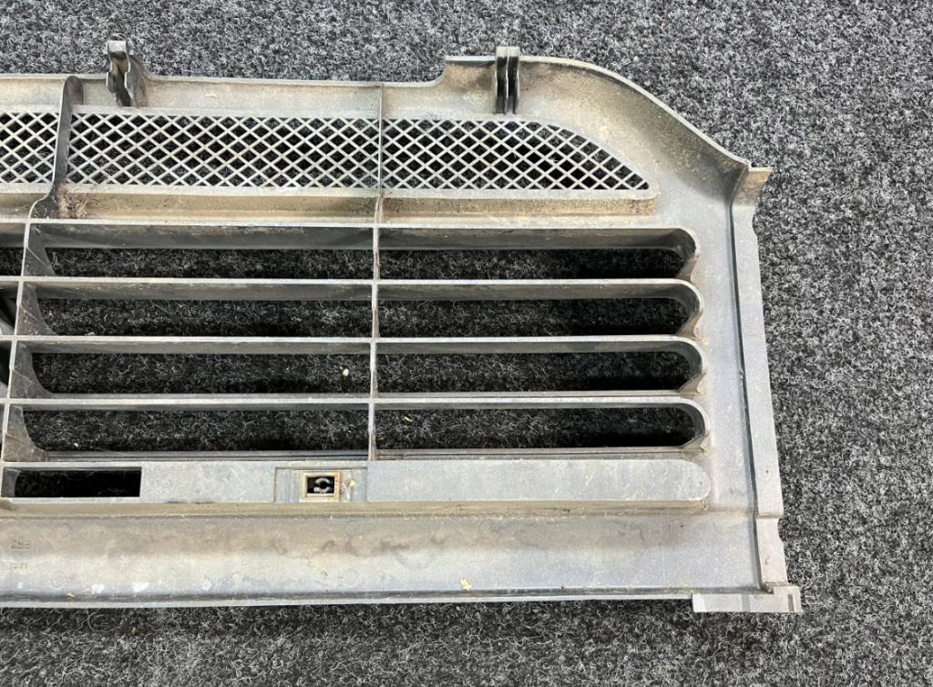 Volkswagen LT mriežka 281853653