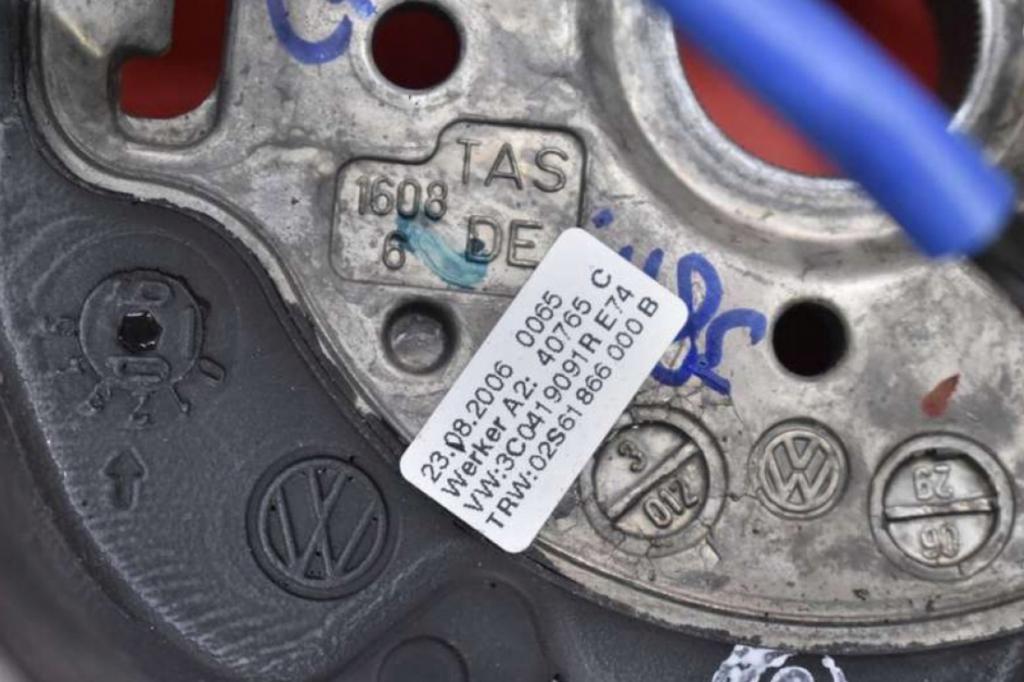 VW PASSAT B6 05-10 KOŽENÝ VOLANT MULTIFUNKČNÝ 3C0419091R