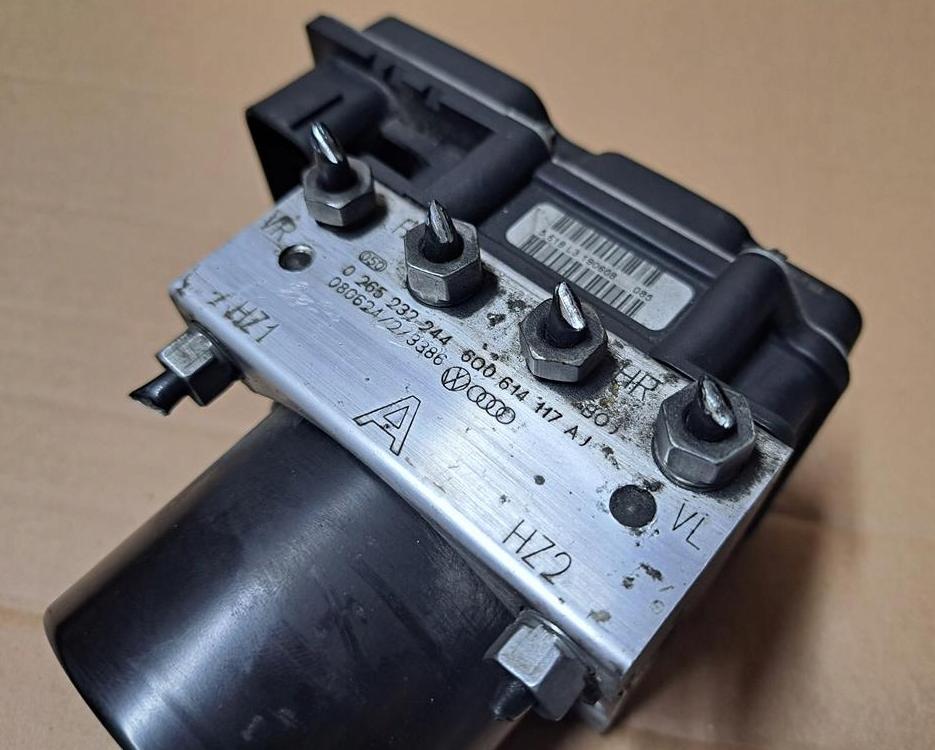 VW POLO, FABIA I pumpa ABS  6Q0907379BC 6Q0614117AJ