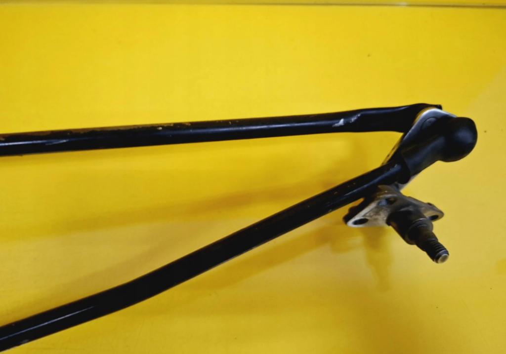 HYUNDAI TERRACAN NR315 MECHANIZMUS PREDNÉHO STIERAČA