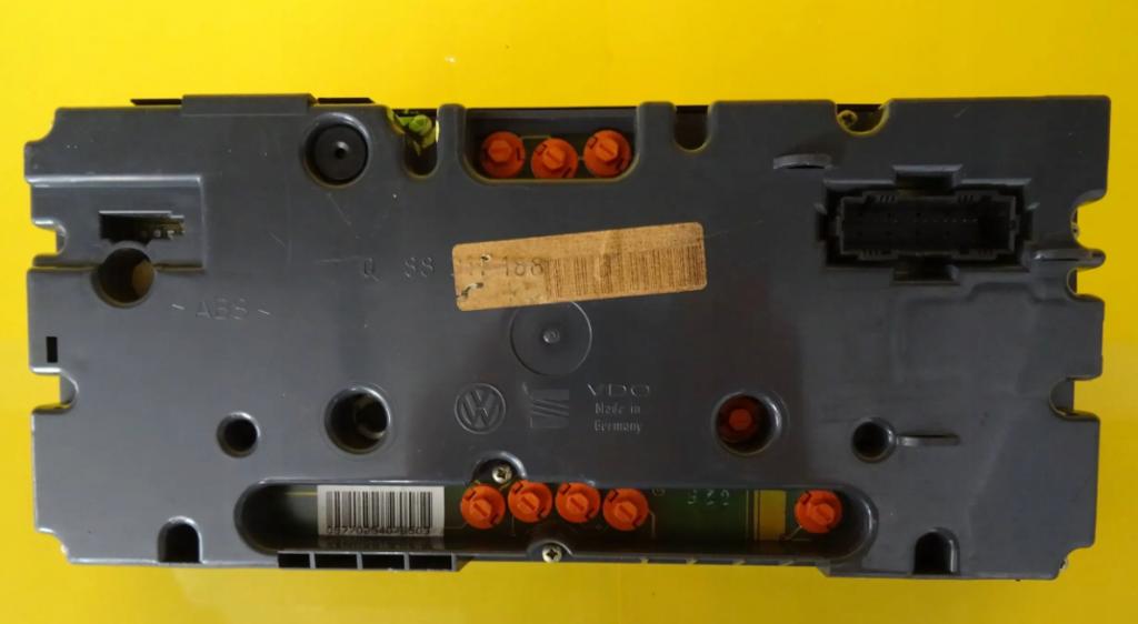 Vw Golf III 1991-1998 1.9 TDI 90 HP 66 kW 1900 cm3 Prístrojovka 1H6919033BL