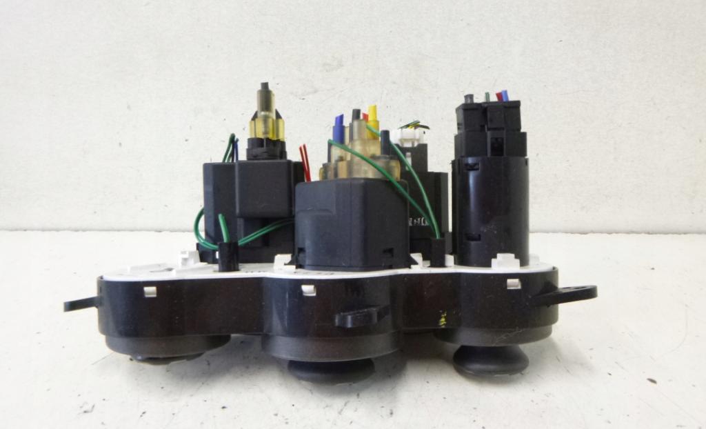 HYUNDAI COUPE (RD) COUPE 2002 79,00 1.6 i 16V - G4ED-G 1599,00 Panel kúrenia KLIMATIZACE: