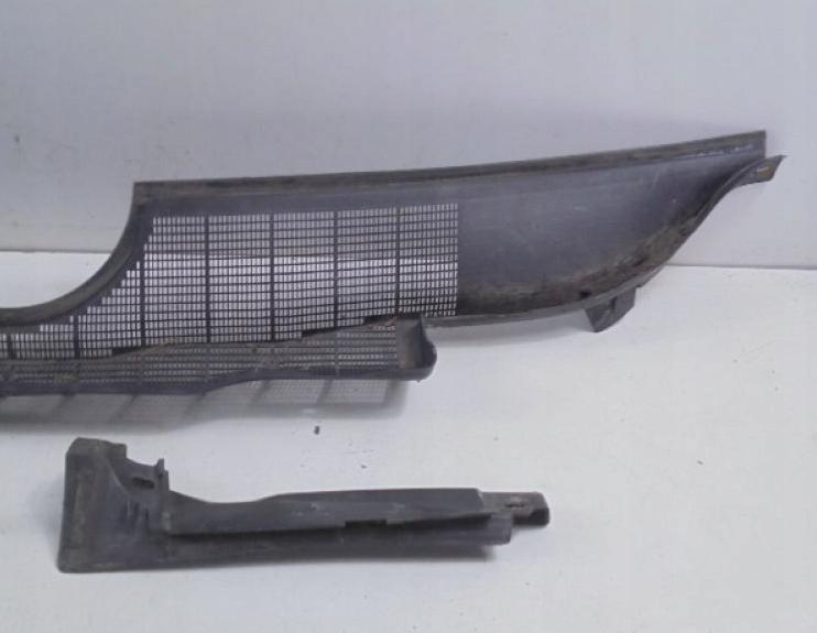 MERCEDES-BENZ 190 (W201) 1982 - 1993 D 2.5 (201.126) 66 kWTorpédo, plast pod čelné okno 2018360402