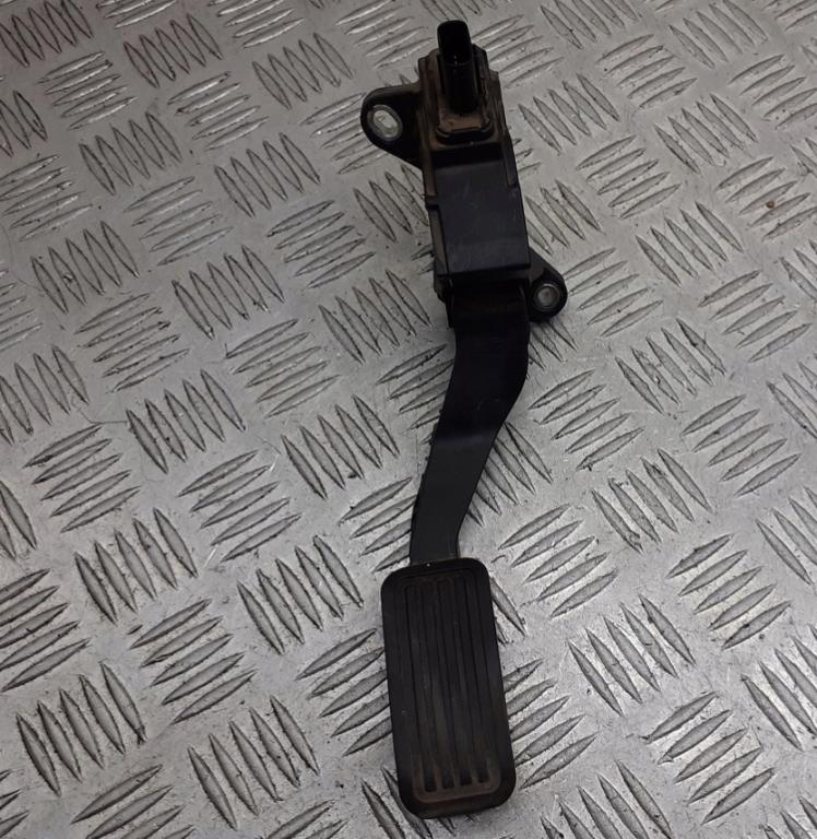 Toyota Yaris II 2010 pedal plynový 78110-0D011