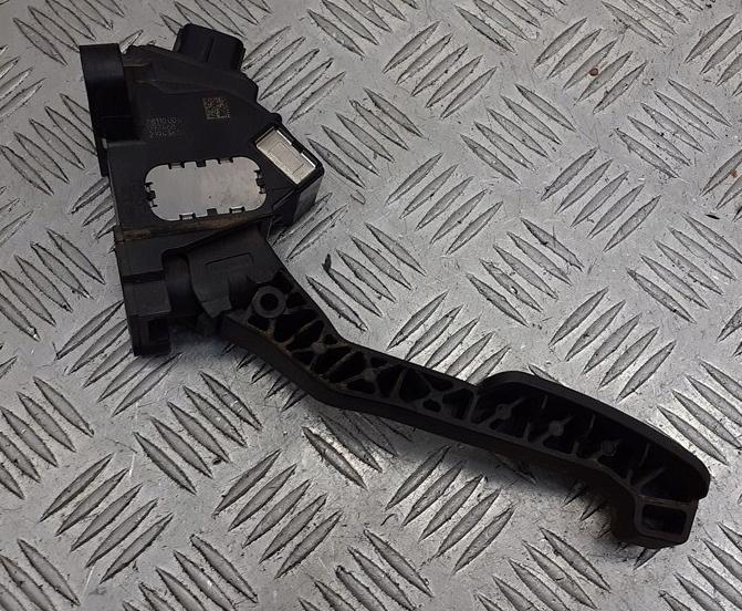 Toyota Yaris II 2010 pedal plynový 78110-0D011