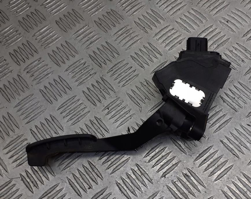 Toyota Yaris II 2010 pedal plynový 78110-0D011