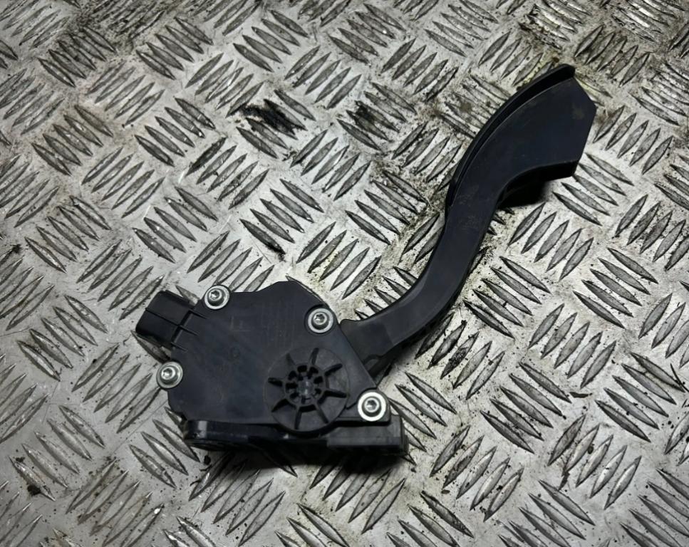 Toyota Rav4 III 2005-2012 3.5 V6 272 HP automatic 200 kW 3478 cm3 5- pedále 78110-42010 (Pedále)