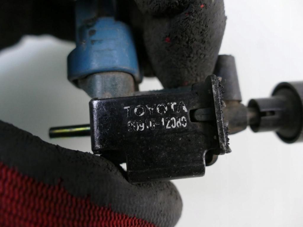 Toyota Land Cruiser 120 2002-2010 3.0 D4D 163 HP automatic 120 kW 2982 cm3 5- ventil podtlaku 90910-12080 (Ventily)