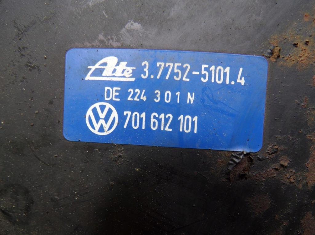 VW TRANSPORTER IV Skrzynia (70XA) FURGON 1994 57,00 2.4 D 78 - AAB 2370,00 Posilovač 701612101 (Servočerpadlá, pumpy riadenia)