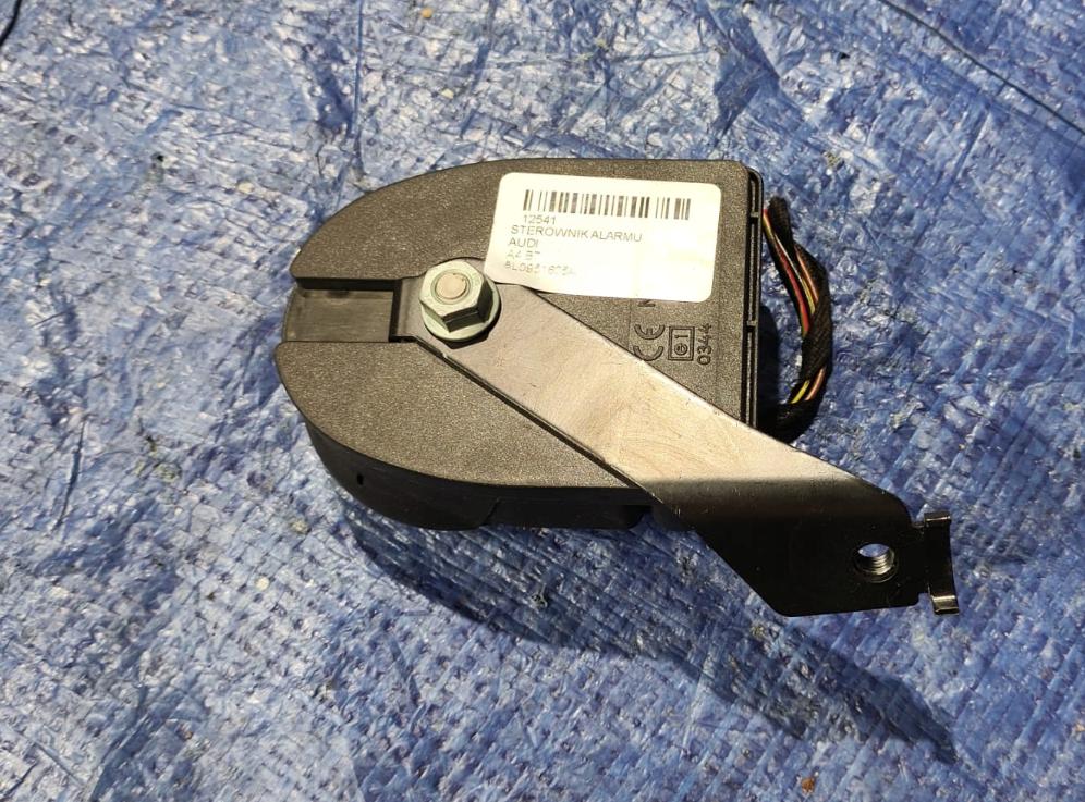 AUDI A4 B6 00-02 SYRENA  ALARMU KLAKSON 8L0951605A