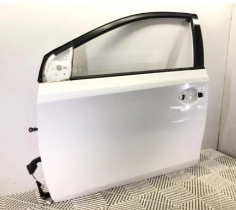 TOYOTA AURIS II Kombi 13-18  Dvere predný ľave  (Ostatné)