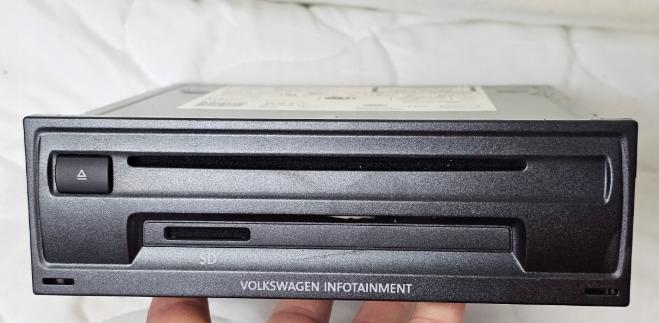 Rádio MIB2 MULTIMEDIA + čítačka SD VW PASSAT B8 GOLF VII 3Q0035824B